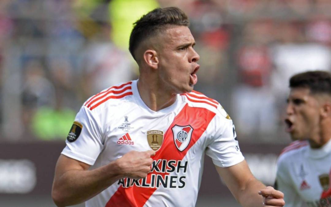 Rafael Santos Borré, delantero de River, tiene coronavirus