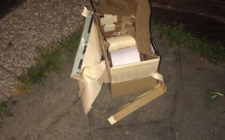 Recibió un paquete que hacía tic-tac y era una bomba, nomás