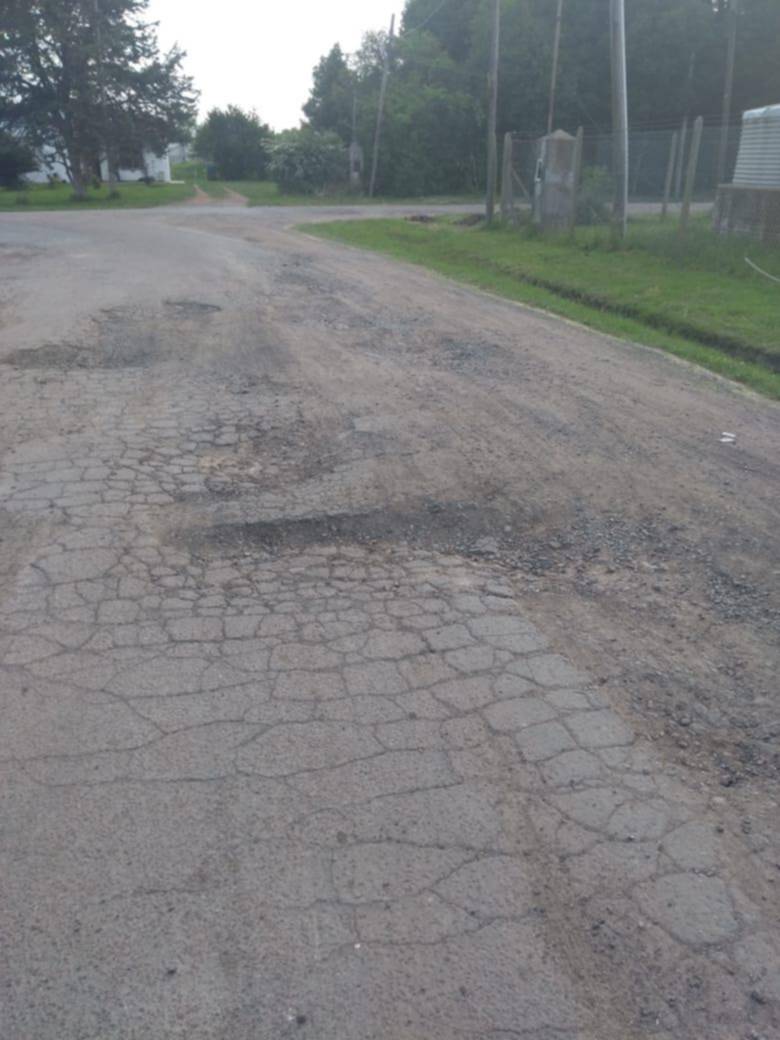 “Aislados”: por el destrozo de las calles el micro 273 ya no pasa por dos barrios