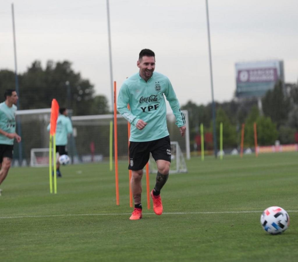 Messi se perfila como titular y la duda es Lautaro