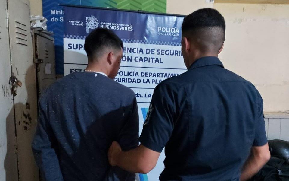 Villa Elisa: detienen a un joven colombiano de 17 años por intentar robar a una jubilada