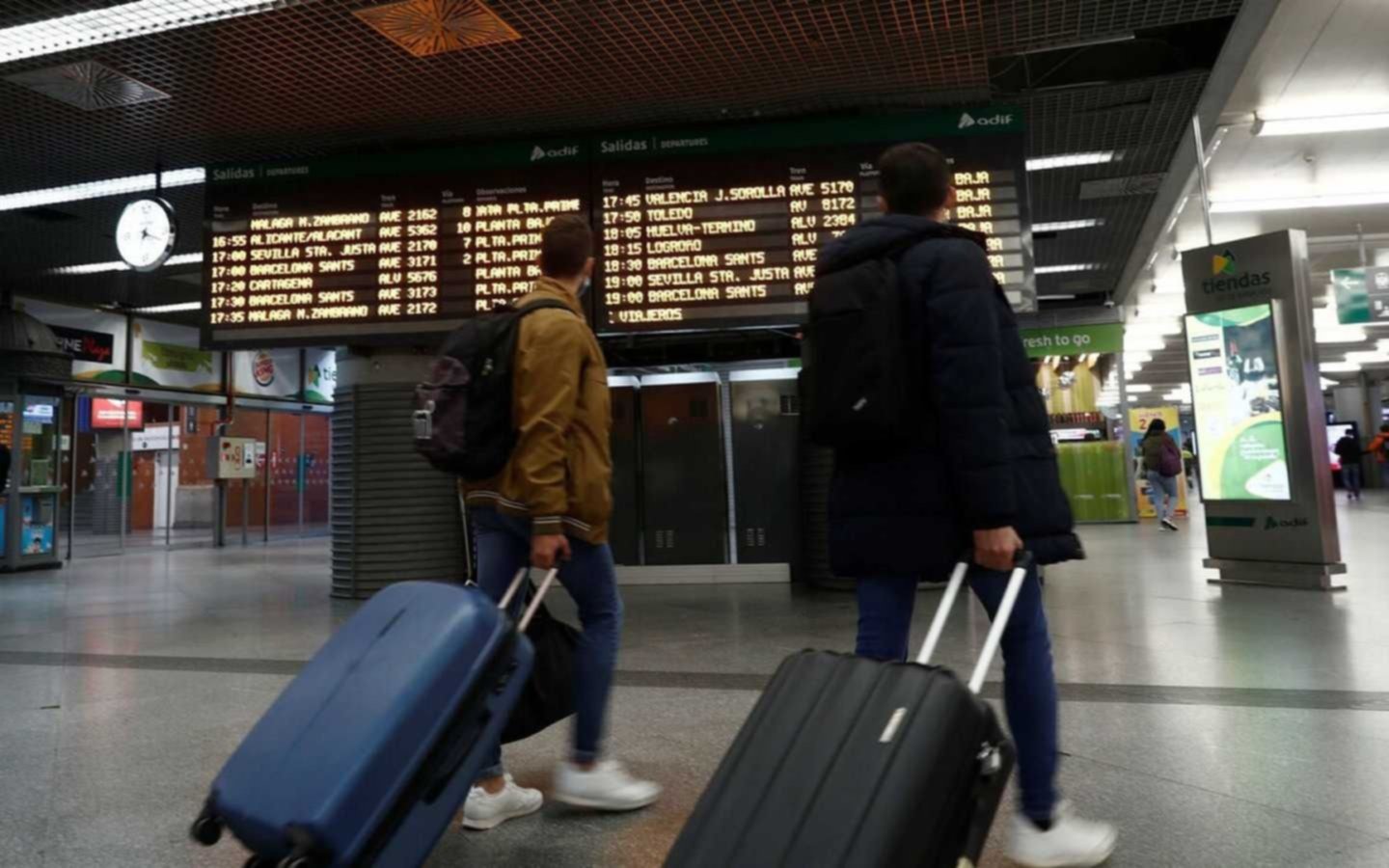 España exigirá PCR negativo a los turistas que lleguen desde Argentina y otros países