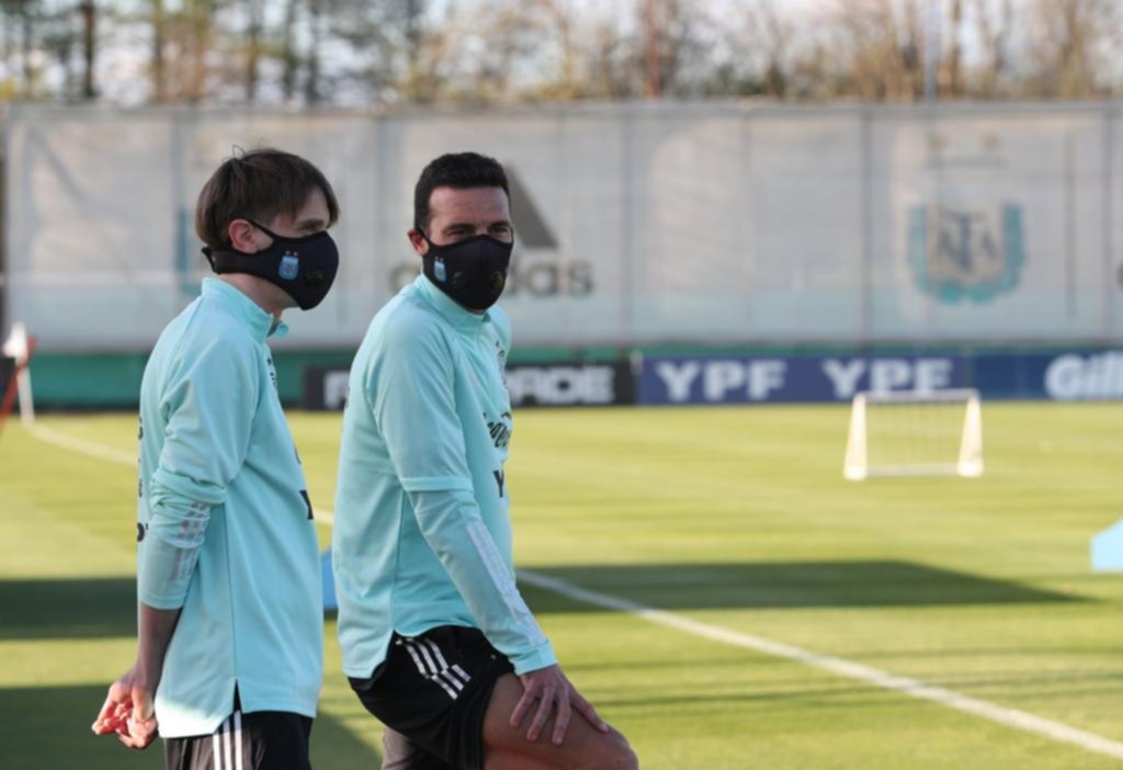 Lionel Scaloni despejó dudas: “Messi está apto y disponible para jugar los dos partidos”