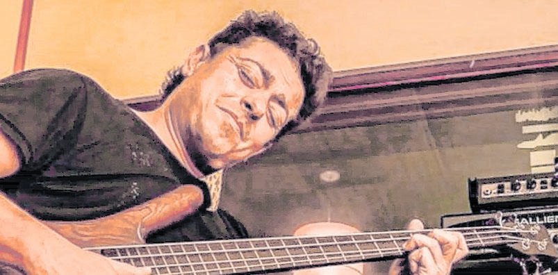 La Mosca, de duelo: falleció Adrián Cionco, bajista de la banda liderada por Novellis