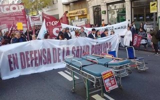 Médicos bonaerenses se movilizan para reclamar un aumento salarial
