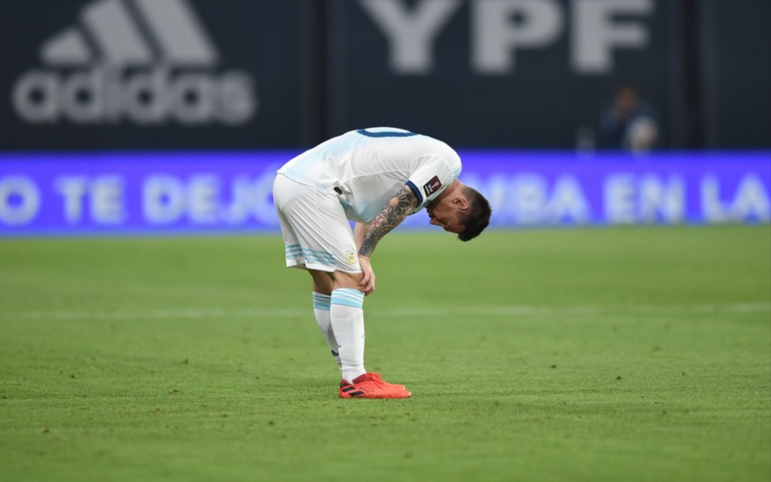 ¿Qué pasó con Messi en el inicio del partido?