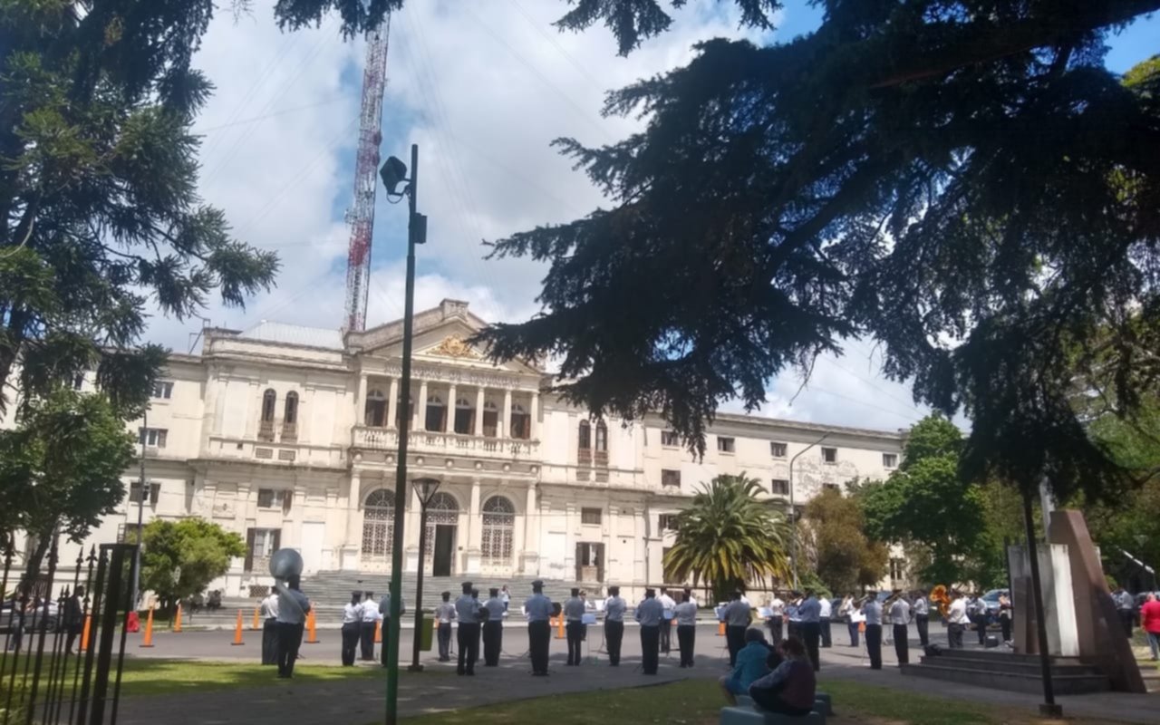 La banda de la Policía bonaerense, a todo ritmo con un clásico del pop de los '80