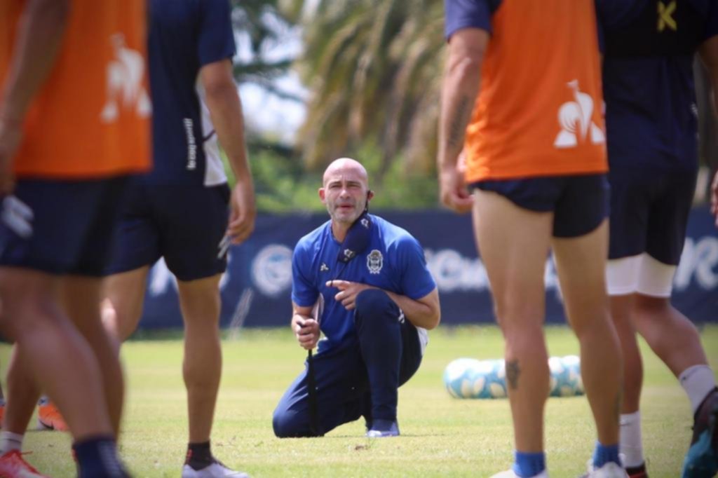 Méndez repetirá el equipo para ir a Parque Patricios