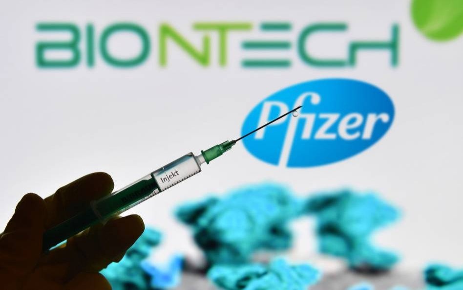 Expertos señalan que la vacuna de Pfizer-Biontech contra el COVID-19 tiene un problema clave para su distribución masiva