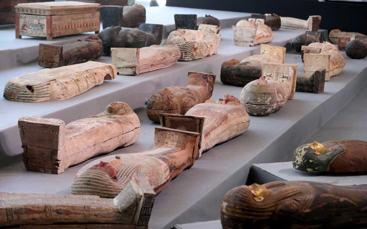 Fotos.- Descubren en Egipto 100 sarcófagos de más de 2000 años