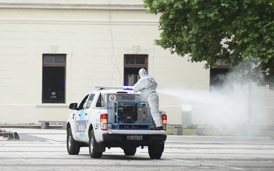 Tras otra fiesta en Plaza Malvinas, disponen guardia todo el finde para evitar aglomeraciones
