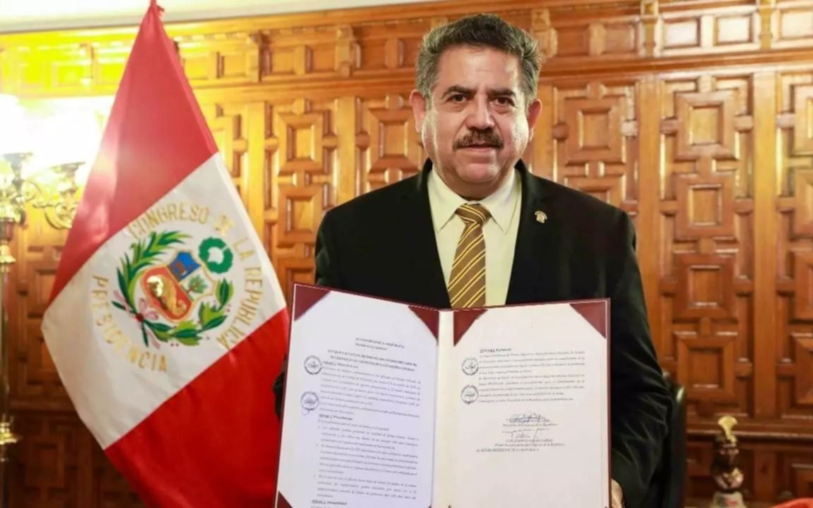 Crisis en Perú: renunció Merino a su cargo como presidente interino jaqueado por el Congreso y las protestas