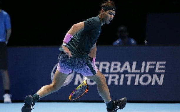Nadal perdió ante Thiem en el ATP Finals y definirá su pase a semifinales en la última jornada