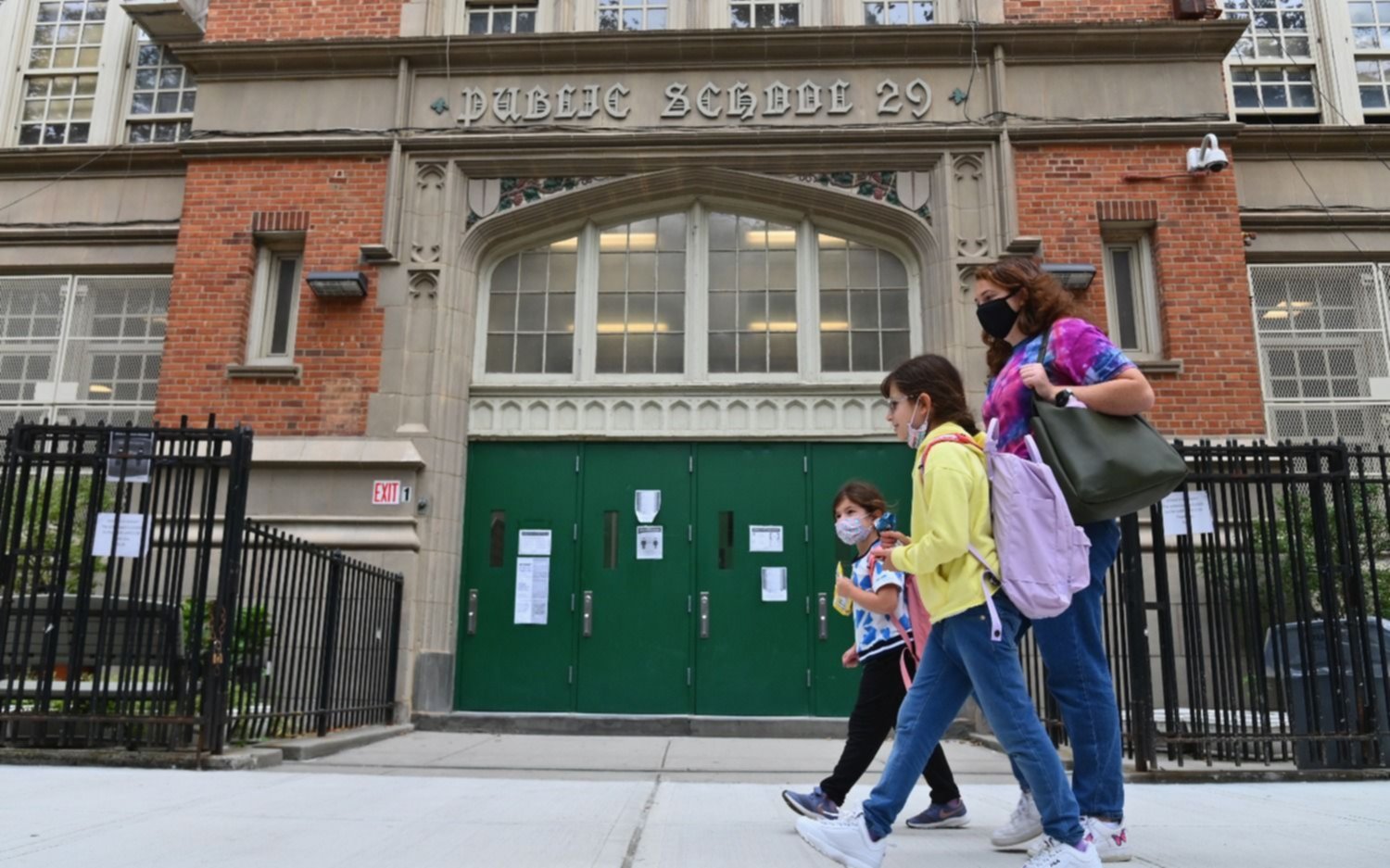  Nueva York cerrará las escuelas públicas por el aumento de casos de Covid-19 