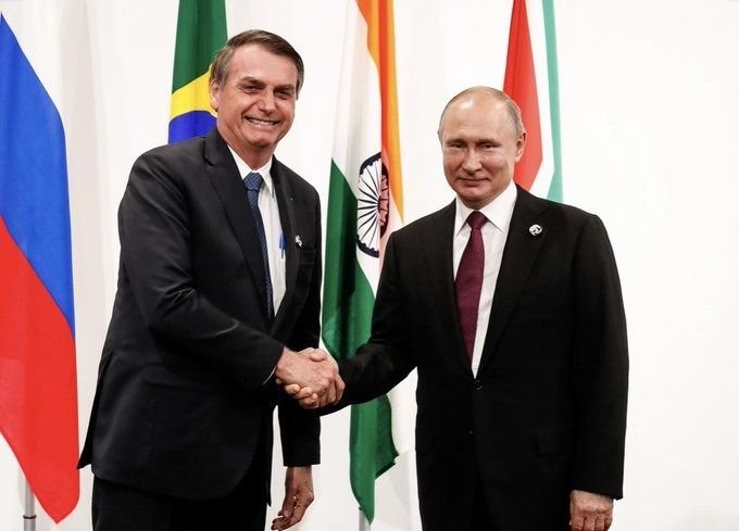 Bolsonaro se mostró orgulloso en las redes por elogios de Putin a sus "cualidades masculinas"