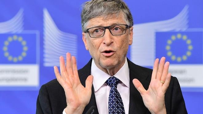 Bill Gates pronostica un mundo con menos viajes de negocio y horas de oficina