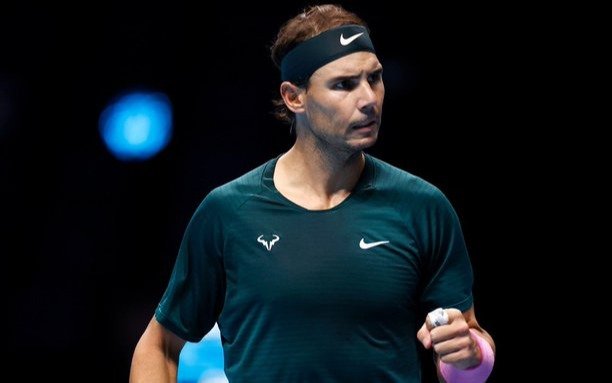Nadal venció a Tsitsipas y se clasificó para las semifinales del Masters de Londres