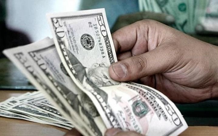 El dólar blue retrocedió a 161 pesos y con un retroceso acumulado de 11 pesos en la semana