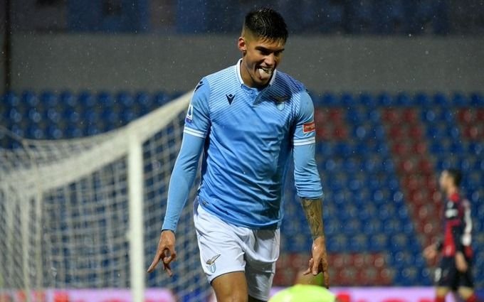 Joaquín Correa marca en la victoria de Lazio sobre el débil Crotone