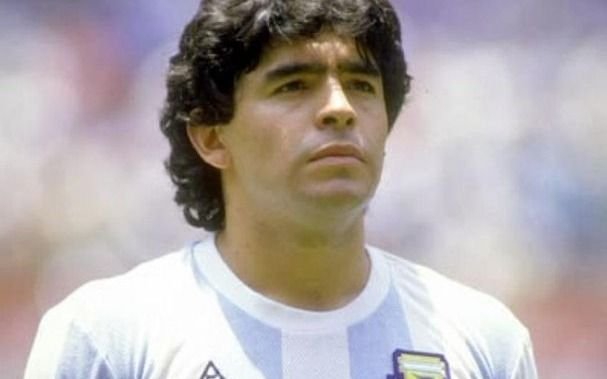 La despedida a Maradona de gente reconocida de la zona