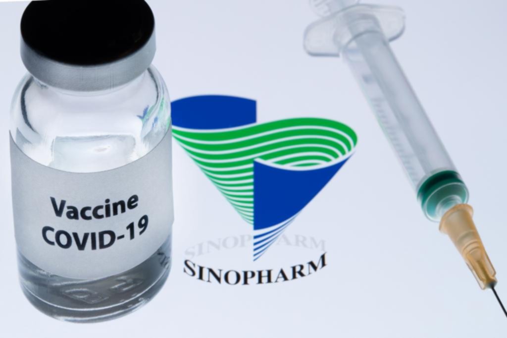 AstraZeneca anunció que hará un estudio adicional de su vacuna