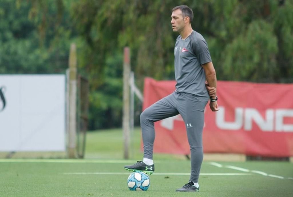 El Chavo mueve arriba para llegar al ansiado gol y cortar la sequía ante el Cuervo