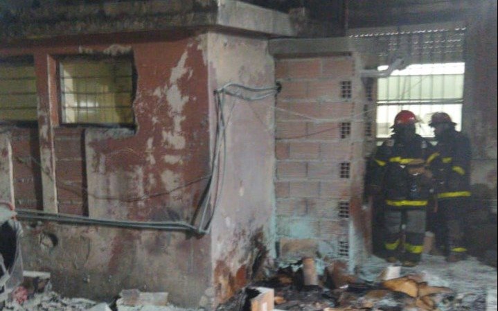 Principio de incendio en un depósito del hospital Gutiérrez