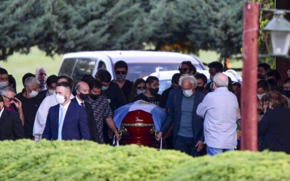 Prohíben cremar el cuerpo de Diego Maradona