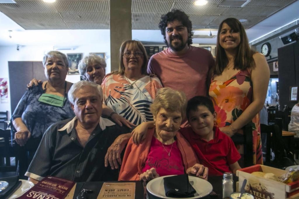 Pasaron la barrera de los cien y el finde hubo festejos con familiares y amigos