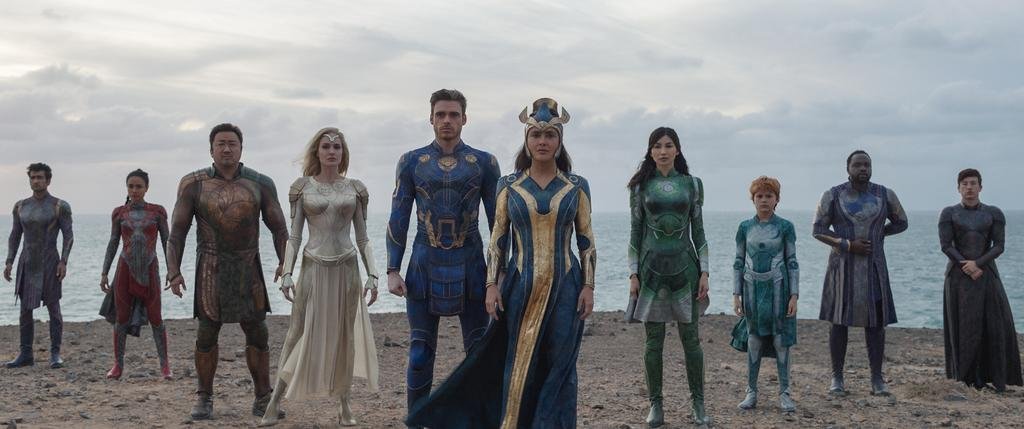 “Eternals”: los nuevos superhéroes de Marvel, eternos y fallidos