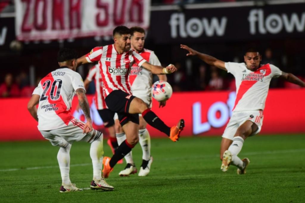 Zielinski cambió el “9” y Leandro Díaz le pagó con un gol: ¿se quedará?