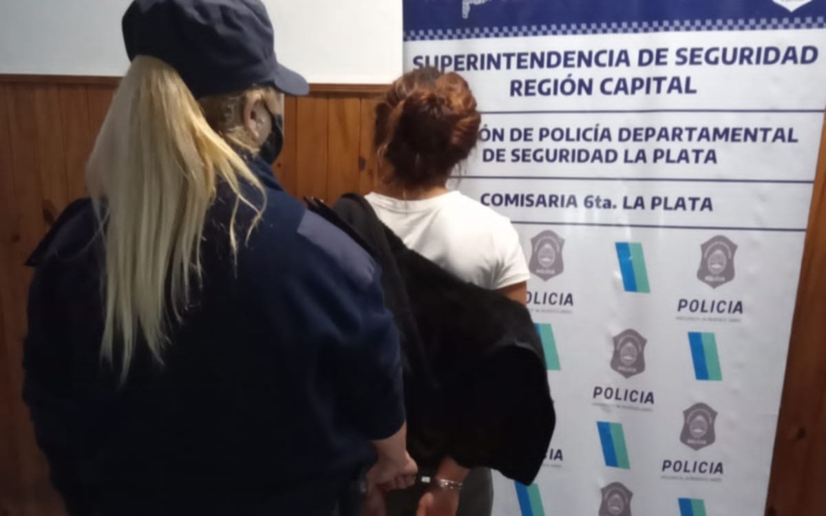 Joven de 20 años engañaba a taxistas y remiseros para robarles: la atraparon en El Mercadito
