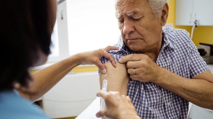 Tener las dos dosis reduce un 88% el riesgo de enfermarse con Covid