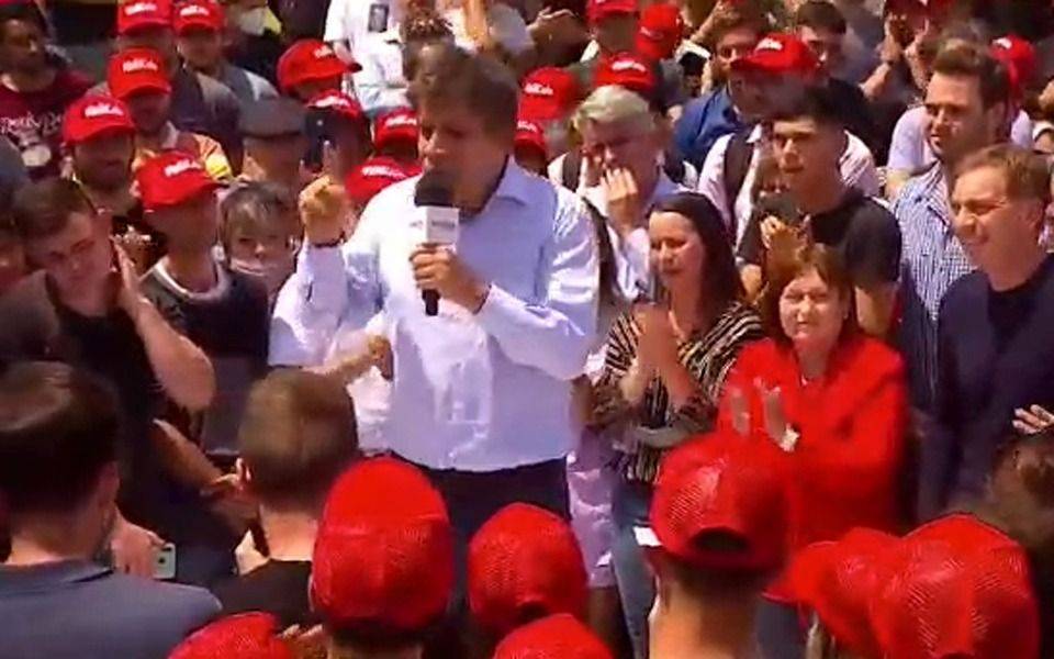 Santilli y Manes en Lanús: "La Argentina está expulsando a los jóvenes"