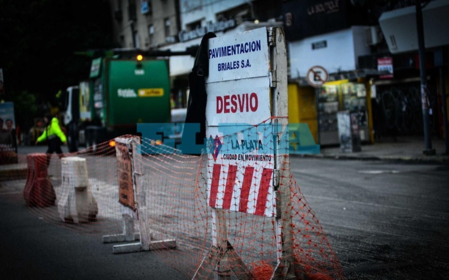 ¿Andás por el Centro? Estos son los desvíos para este jueves por la repavimentación en Avenida 7