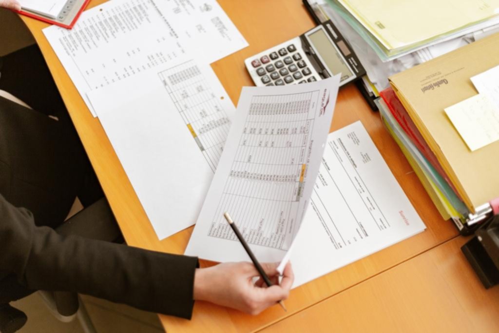 Trabajar con papeles o digitalizar: costumbres, ventajas y desventajas