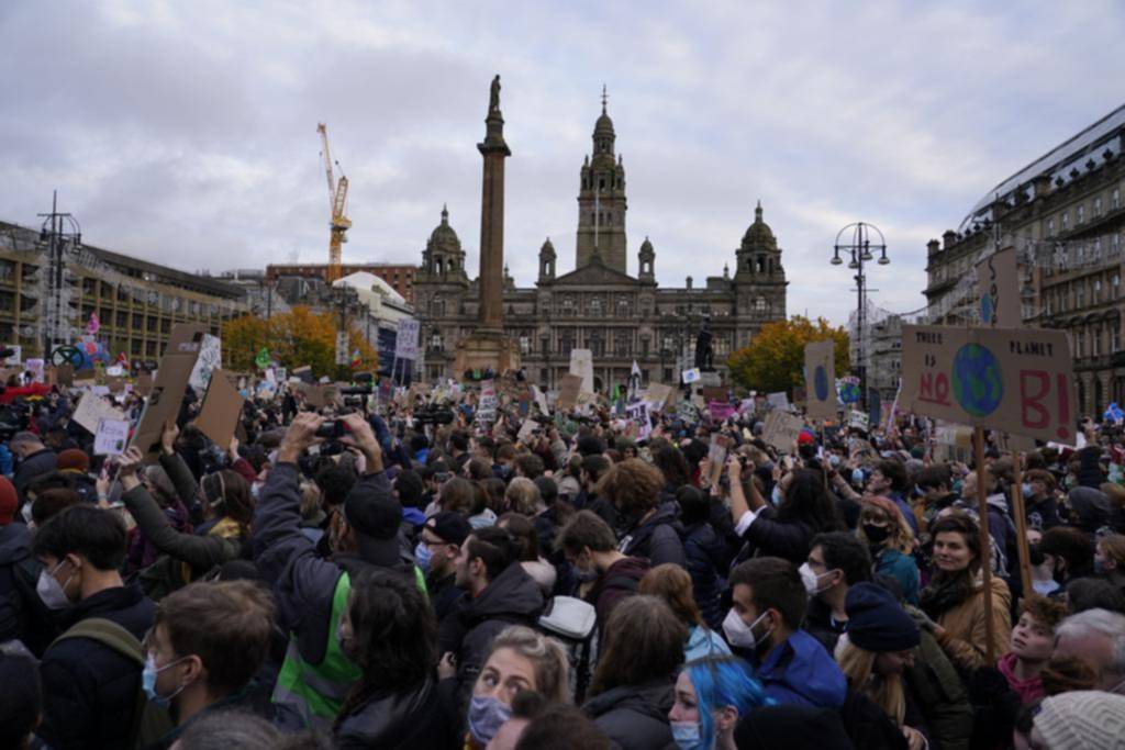 Los jóvenes rugen en contra del “bla bla bla”