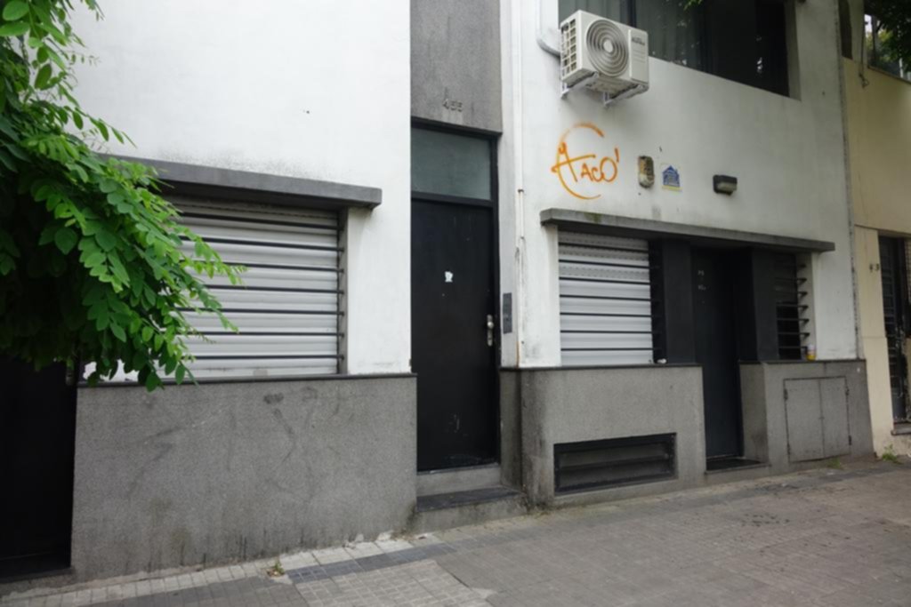 Salió de su departamento y al rato le avisaron que le habían robado