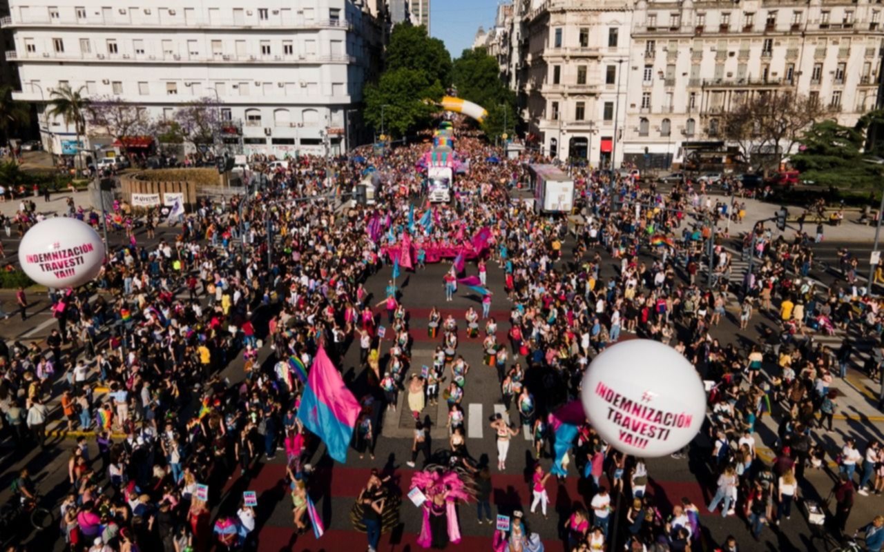 El "orgullo" LGBTIQ vuelve a marchar en Buenos Aires y reclama "ley trans" 