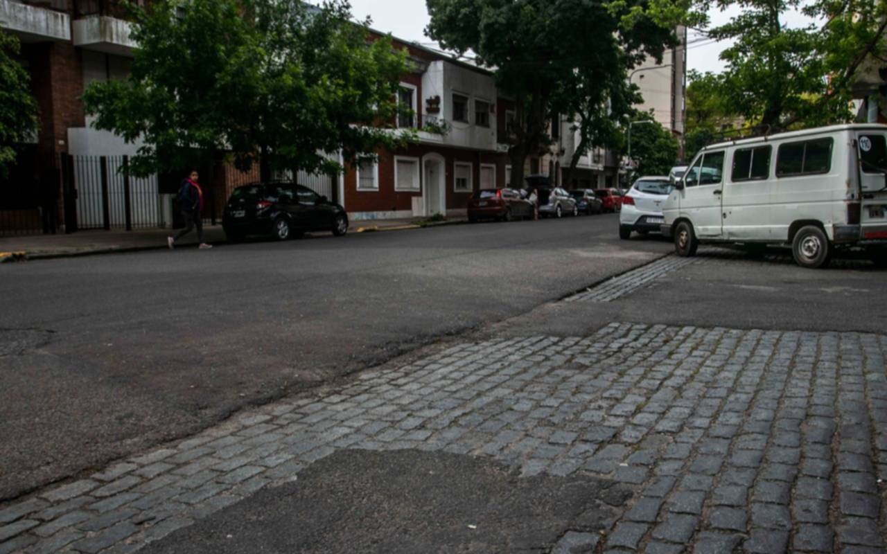 El empedrado platense con una historia centenaria, más allá de la polémica