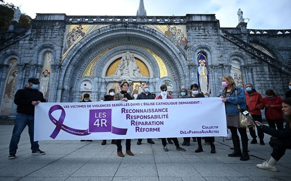 Obispos franceses “rezan” para pedir “perdón” por los abusos sexuales a menores