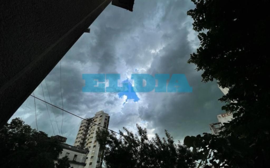 Pasó el alerta de chaparrones: así continuará el clima en la Ciudad