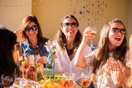 El consumo moderado de vino podría reducir el riesgo de menopausia natural precoz