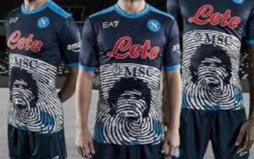 Diego Jr, contra Napoli por la casaca con la imagen del 10