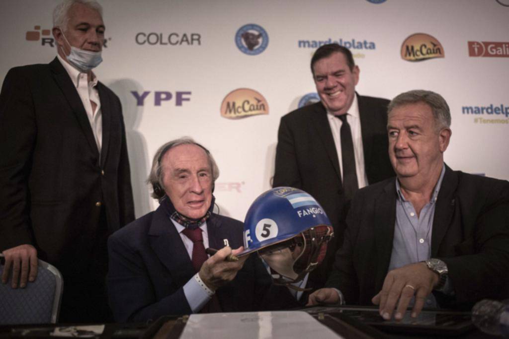 El emotivo recuerdo de Jackie Stewart en el Tributo a Fangio