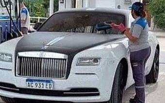 La "nave" del Apache: el ídolo de Boca anda en un Rolls Royce espectacular