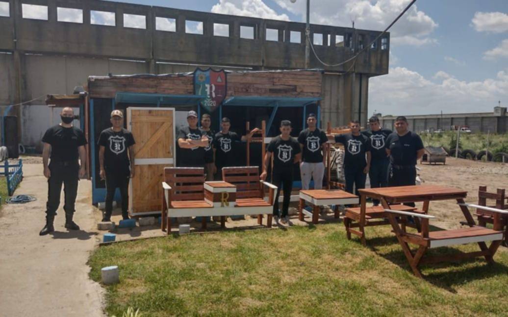 Internos de una cárcel ayudaron a una familia de La Plata que sufrió un incendio
