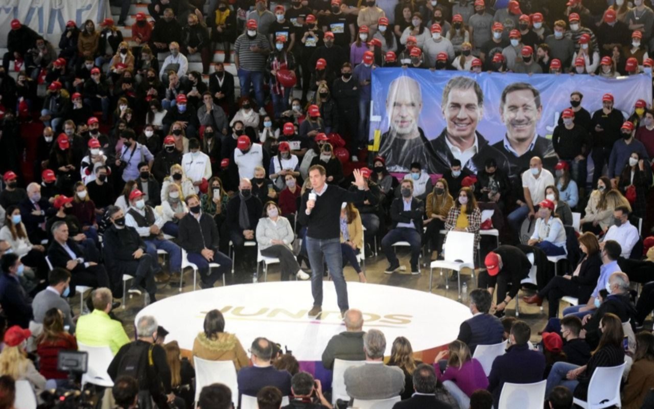 En medio de algunos chispazos internos, Juntos cierra su campaña en La Plata