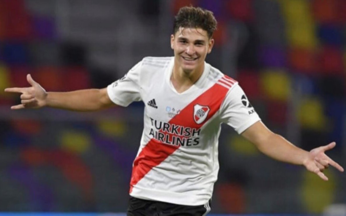 Un club español, tras los pasos de Julián Álvarez