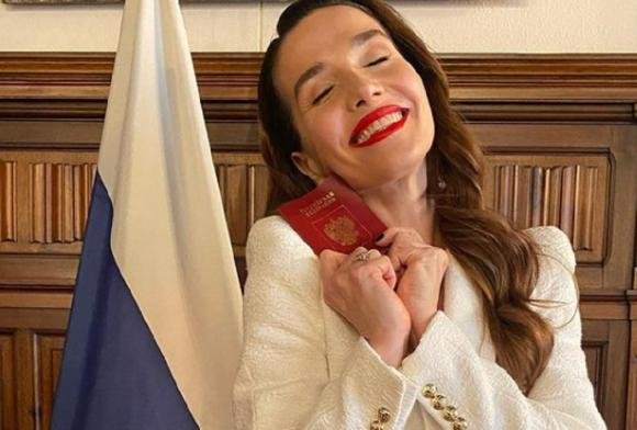 Natalia Oreiro ya es rusa: recibió el pasaporte